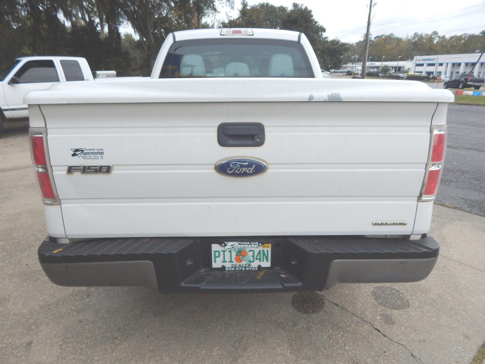 2012 White /Gray Ford F-150 XL SuperCab (1FTEX1CM9CK) with an 3.7L V6 DOHC 24V engine, 6-Speed Automatic transmission, located at 3120 W Tennessee St, Tallahassee, FL, 32304-1002, (850) 575-6702, 30.458841, -84.349648 - Used Car Supermarket is proud to present you with this loaded immaculate 2012 Ford F150 XL Supercab with low miles. Used Car Supermarket prides itself in offering you the finest pre-owned vehicle in Tallahassee. Used Car Supermarket has been locally family owned and operated for over 48 years. Our F - Photo #3